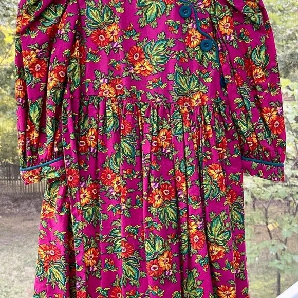 Beautiful Wee Clancy Classic Dress in Vibrant Colors - Picture 5 of 5